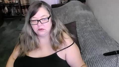 Snapshot of tviks chatting on 06-29-26, 11:38 Lana online show from 06-29-26, 11:38