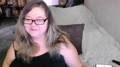 Snapshot of tviks chatting on 07-13-26, 11:51 Lana online show from 07-13-26, 11:51