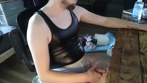 Snapshot of tw1ky9o chatting on 10-07-25, 08:22 Tobi online show from 10-07-25, 08:22