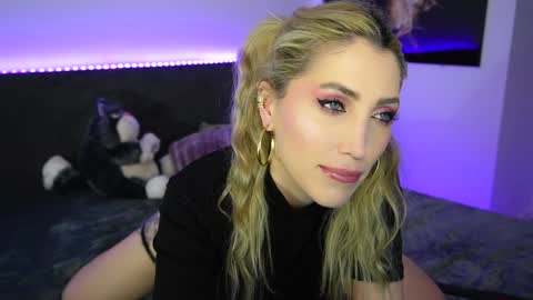 MayCarrey online show from 12-22-24, 10:25