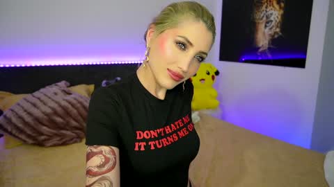 MayCarrey online show from 01-31-25, 09:37