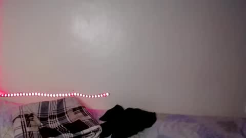 Twillight online show from 10-23-25, 01:54