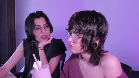 Eve  Lili online show from 10-23-25, 11:46