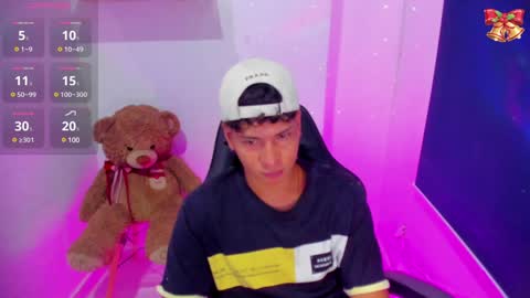 Snapshot of twink_bunny chatting on 12-18-24, 02:06 samu online show from 12-18-24, 02:06
