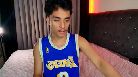 Snapshot of twink_hairyass69 chatting on 01-17-26, 07:46 Aladin online show from 01-17-26, 07:46