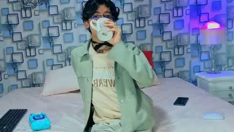 Snapshot of twink_sebas7 chatting on 05-21-26, 12:12 Sebastin online show from 05-21-26, 12:12