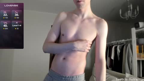 Snapshot of twinkie_twink chatting on 02-09-25, 01:55 Andy online show from 02-09-25, 01:55