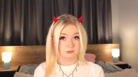 twinklefluff online show from 11-04-25, 04:17