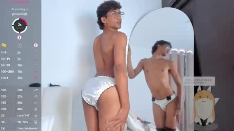 Snapshot of twinksboys_23 chatting on 05-26-26, 01:40 twinksboys_23 online show from 05-26-26, 01:40