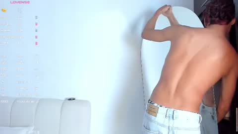 Snapshot of twinksboys_23 chatting on 06-20-26, 01:58 twinksboys_23 online show from 06-20-26, 01:58