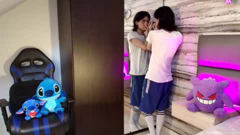 twinslovers_ online show from 12-20-25, 03:57