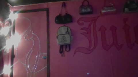 twizzytoxic22 online show from 06-30-26, 01:34