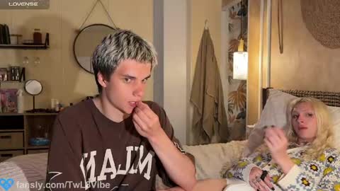 Molly and Nick online show from 04-21-26, 01:42