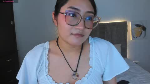 Snapshot of two_half chatting on 06-07-26, 09:07 J Ale online show from 06-07-26, 09:07
