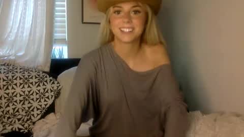 Snapshot of twofrens chatting on 06-02-26, 12:01 twofrens online show from 06-02-26, 12:01