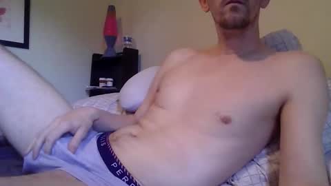 Snapshot of twohandandmore chatting on 04-30-26, 01:28 twohandandmore online show from 04-30-26, 01:28