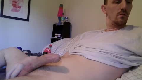 Snapshot of twohandandmore chatting on 05-01-26, 01:37 twohandandmore online show from 05-01-26, 01:37