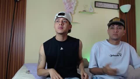 twohottrouble  online show from 03-30-26, 09:16