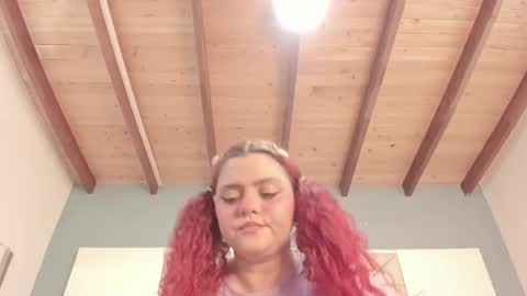 Twiggy online show from 11-21-25, 08:51