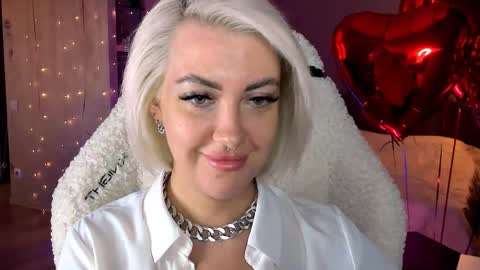 Miley online show from 02-14-25, 01:18