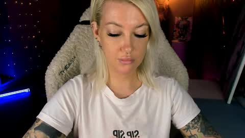 Miley online show from 04-10-26, 01:05