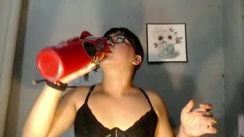 Snapshot of tyla_23 chatting on 06-17-26, 02:18 Tyla online show from 06-17-26, 02:18