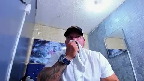 Snapshot of tyleer_scot chatting on 05-26-26, 02:57 Tyleer Scot online show from 05-26-26, 02:57