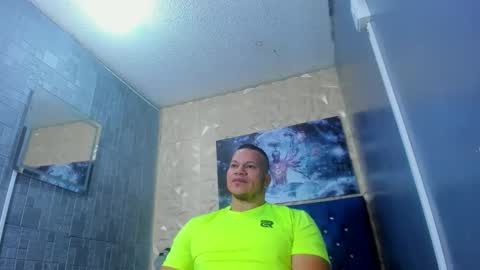 Snapshot of tyleer_scot chatting on 06-11-26, 01:42 Tyleer Scot online show from 06-11-26, 01:42
