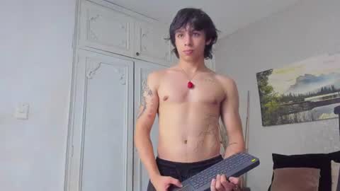 Snapshot of tyler_durtenn chatting on 06-11-26, 03:26 Tyler online show from 06-11-26, 03:26