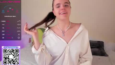 Snapshot of tyler_ema chatting on 06-20-26, 08:44 Ema online show from 06-20-26, 08:44