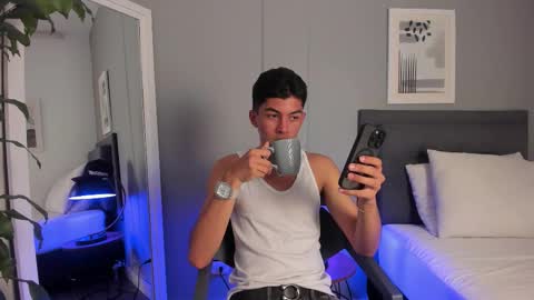 Tyler Fox online show from 10-12-25, 08:41