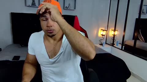 Snapshot of tyler_hank1 chatting on 01-14-25, 02:29 tyler_hank1 online show from 01-14-25, 02:29