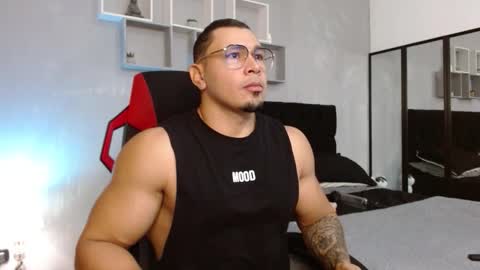 Snapshot of tyler_hank1 chatting on 11-01-25, 10:01 tyler_hank1 online show from 11-01-25, 10:01