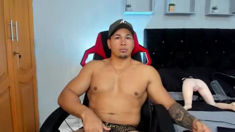 Snapshot of tyler_hank1 chatting on 11-29-25, 11:24 tyler_hank1 online show from 11-29-25, 11:24