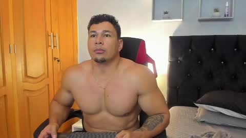 tyler_hank1 online show from 05-27-26, 07:22