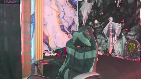 Tyler online show from 10-28-25, 08:33