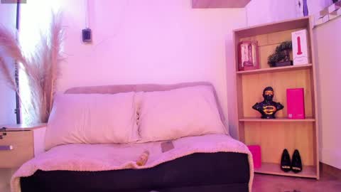 tylla__ online show from 06-05-26, 06:52