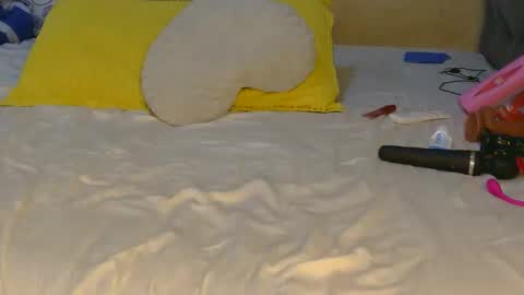 tynniee online show from 04-21-26, 02:51