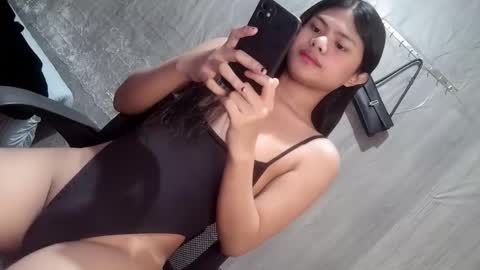 Snapshot of tyradine chatting on 09-08-25, 05:23 tyradine3 online show from 09-08-25, 05:23