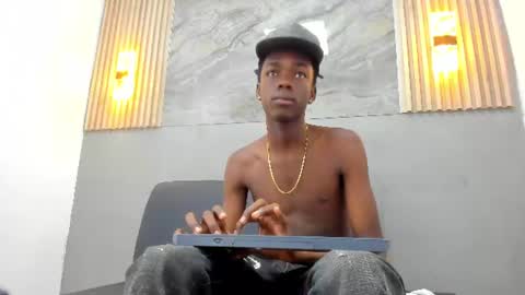 Snapshot of tyron_banks chatting on 06-11-26, 02:48 TYRON online show from 06-11-26, 02:48