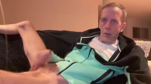 Snapshot of tyronev70 chatting on 12-17-24, 05:58 Ty online show from 12-17-24, 05:58