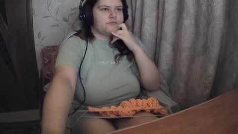 Tyuoooy3s online show from 10-13-25, 01:27