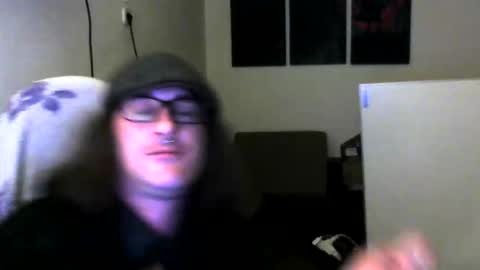 Snapshot of ucloudd chatting on 10-31-25, 03:46 ucloudd online show from 10-31-25, 03:46