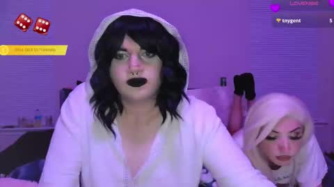 Snapshot of uhhh_lexi chatting on 12-14-25, 04:07 Lexi online show from 12-14-25, 04:07