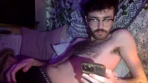 Snapshot of uhhstephen chatting on 11-15-25, 01:18 uhhstephen online show from 11-15-25, 01:18