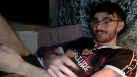 Snapshot of uhhstephen chatting on 12-19-25, 08:27 uhhstephen online show from 12-19-25, 08:27