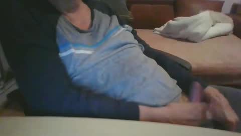 Snapshot of ulmeni4 chatting on 12-13-24, 08:04 ulmeni4 online show from 12-13-24, 08:04