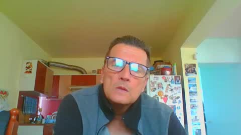 ulmeni4 online show from 04-22-26, 01:56