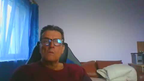 ulmeni7 online show from 10-18-25, 02:51