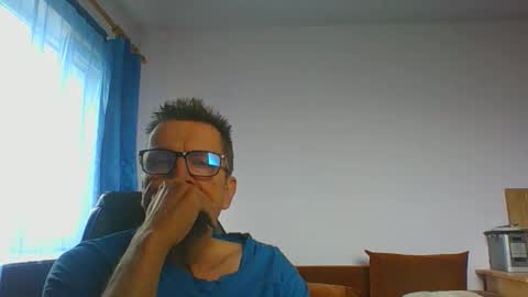 Snapshot of ulmeni7 chatting on 06-11-26, 09:51 ulmeni7 online show from 06-11-26, 09:51
